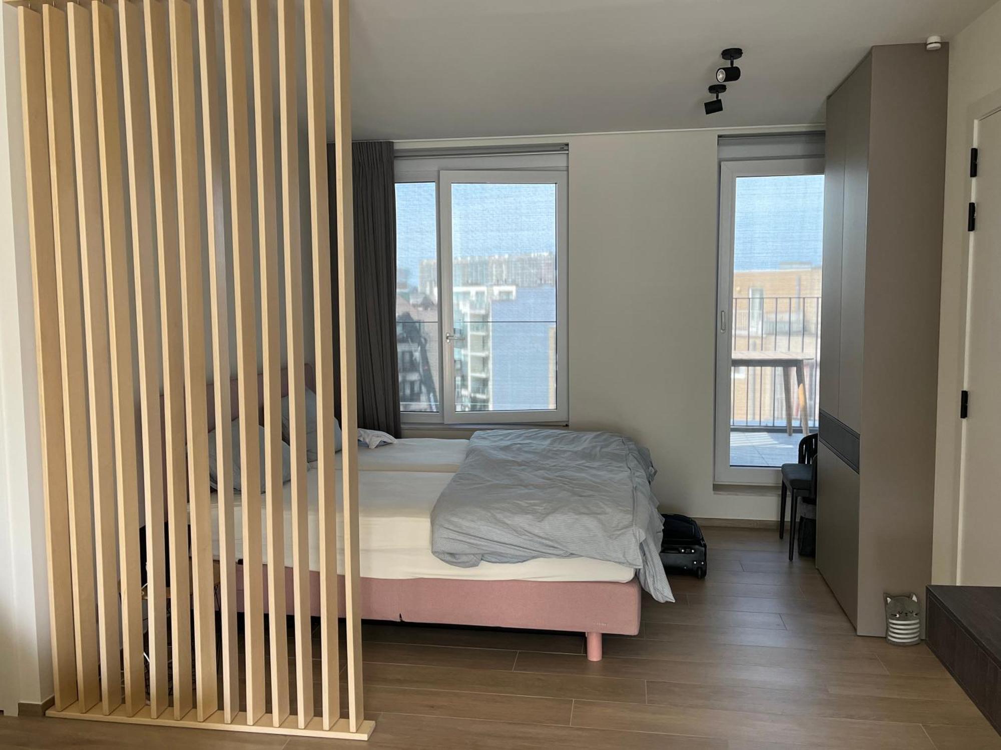 Penthouse Studio Voor 2 Met 2 Ruime Terrassen Op 6 Min Wandelen Van Het Strand Van Oostende Екстериор снимка